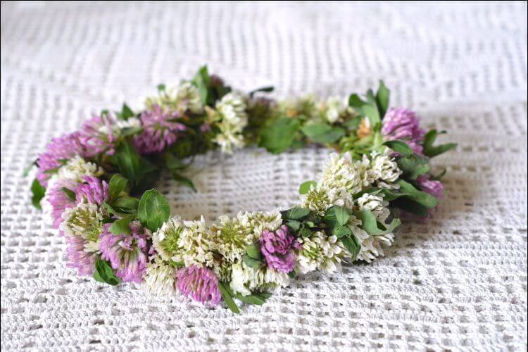 Small and simple wedding wreath with field flowers