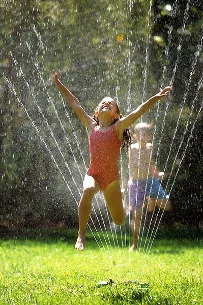 best lawn sprinkler, sprinkler pump, garden sprinkler, coverage area, pop-up sprinkler, spray heads