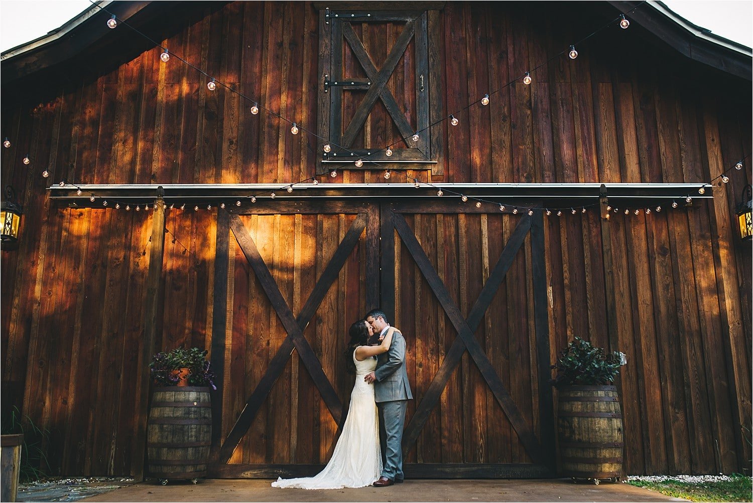 rustic barn wedding 22