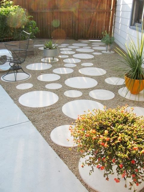 Decorating A Patio Without Money 8 Diy S - How To Make An Outdoor Patio Floor