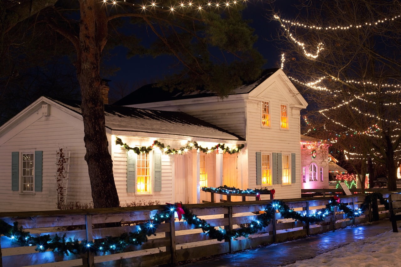 How to Make a Christmas Light Show in Your Yard